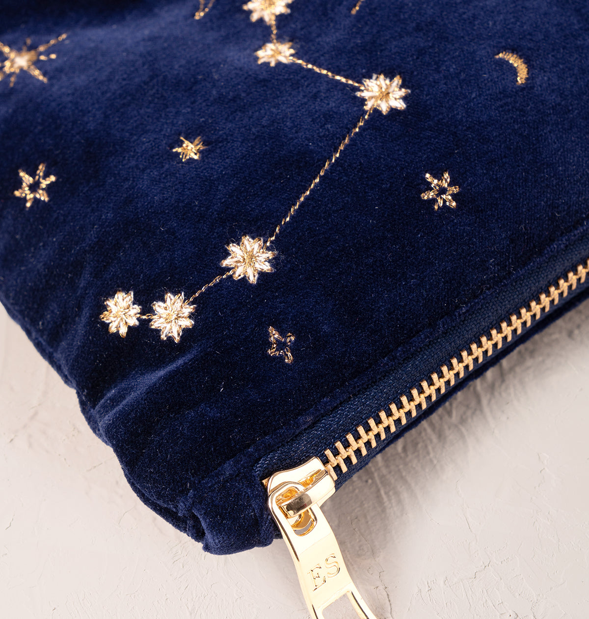 Aries Navy Everyday Pouch