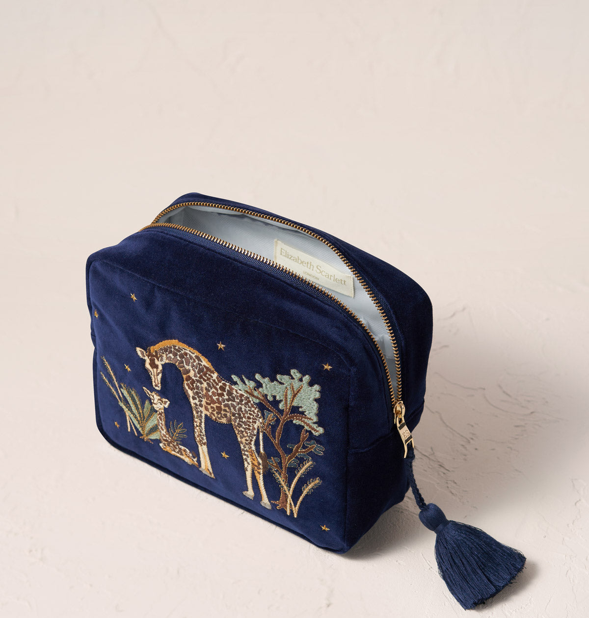 Elizabeth scarlett wash online bag