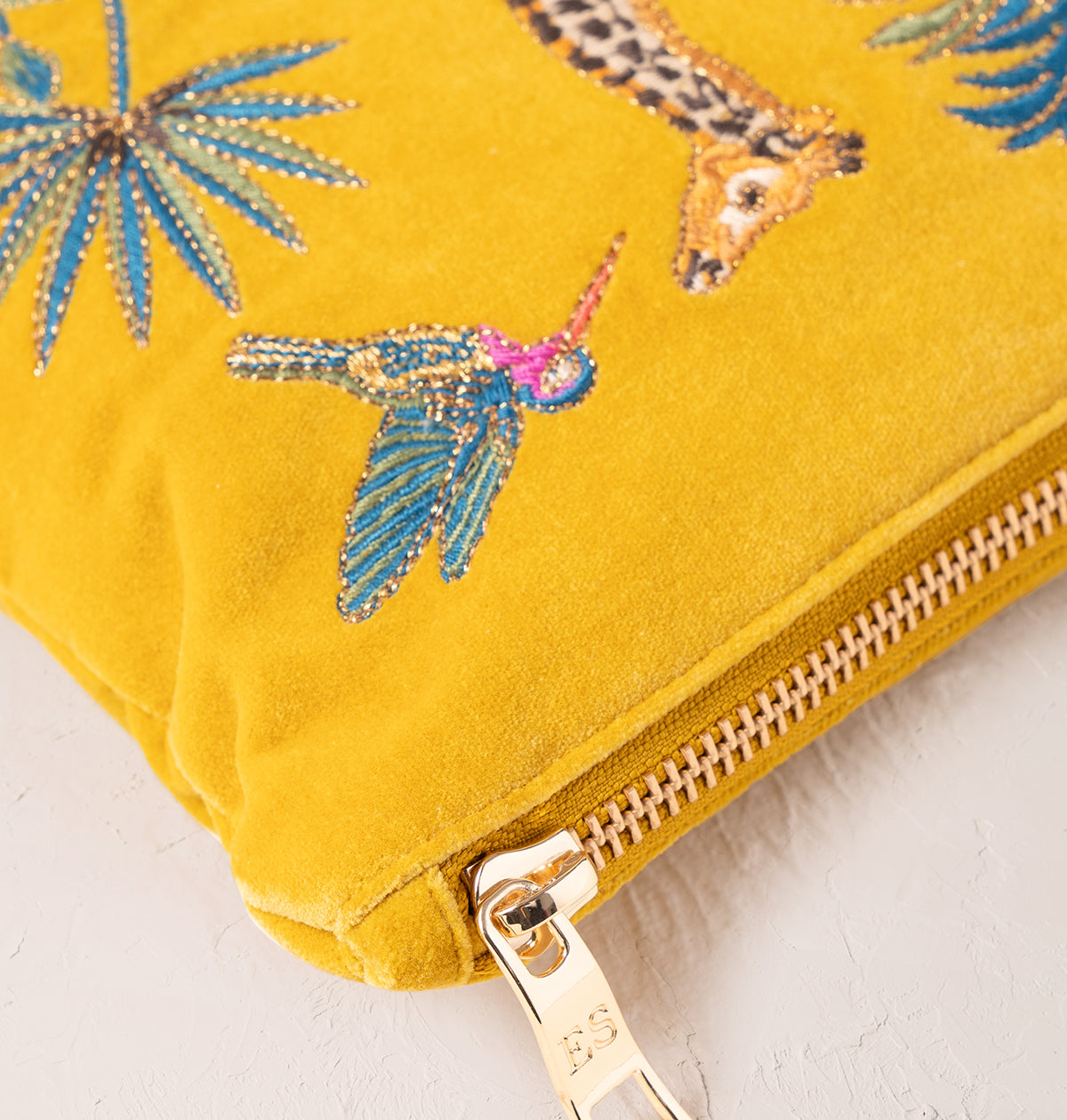 Wild Giraffe Palm Everyday Pouch