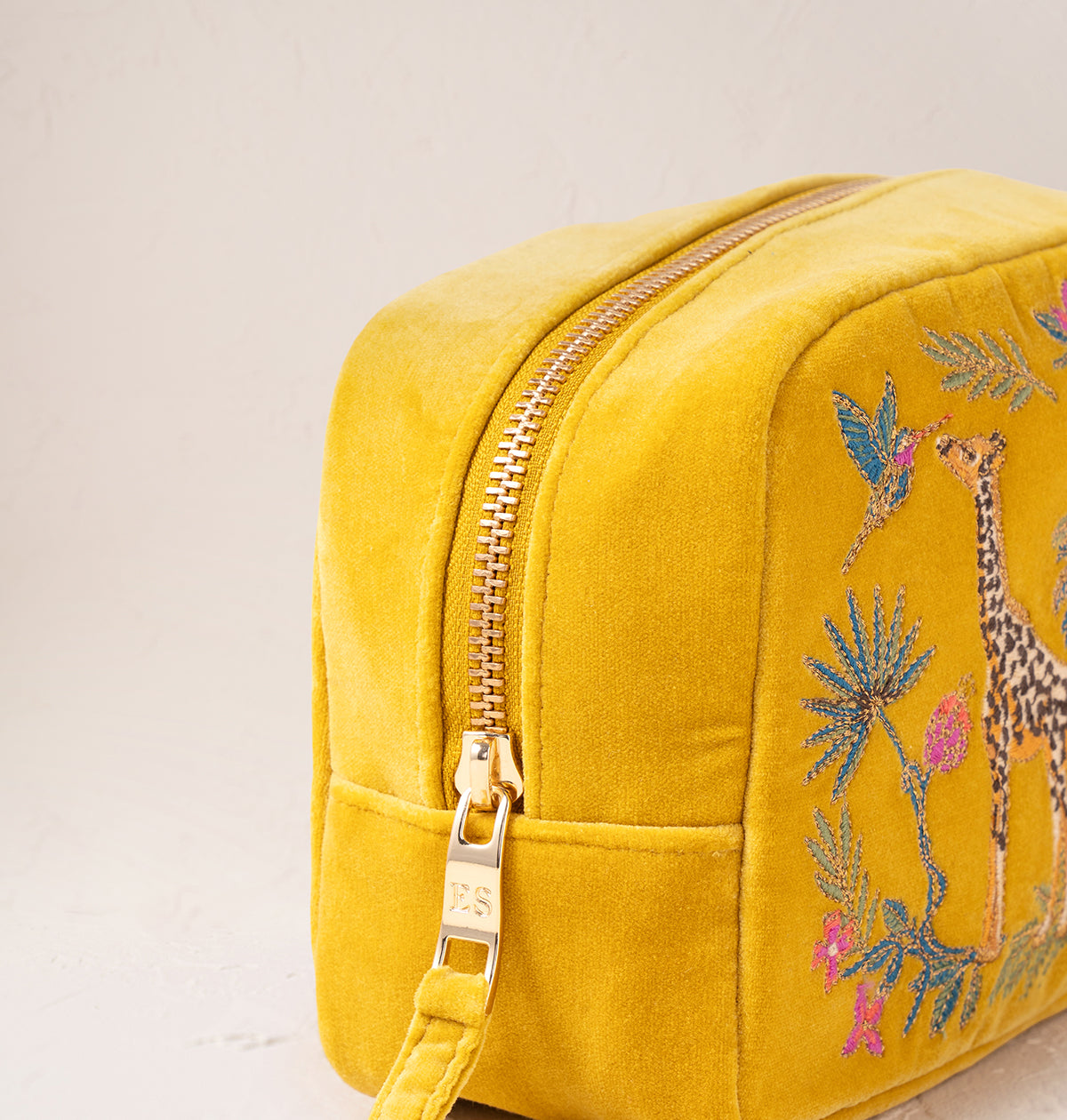 Wild Giraffe Palm Mustard Yellow Makeup Bag - Mustard Yellow